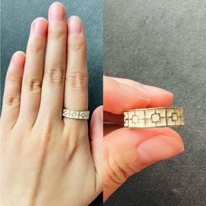 Elegant Ring in Ivory and Gold Pattern, size 6-8
